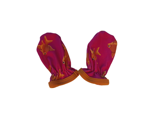 Baby gloves /tosses - Pinky Goldfish